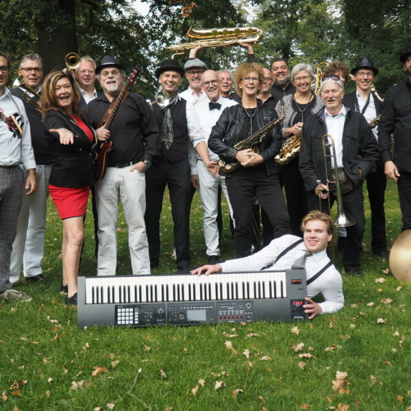 Deventer Jazz Orkest Live in De Kuip
