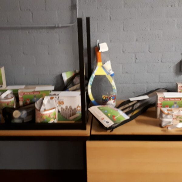Cadeaus voor locaties leden De Kuiperij